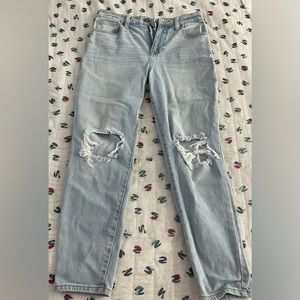 No Boundaries Juniors' Super High Rise
Destructed Mom Jeans